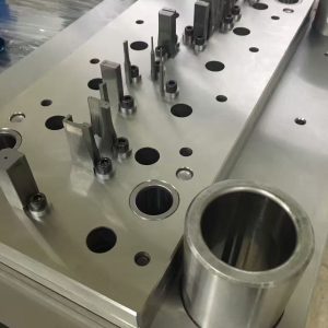 冲压模具